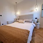 Collis Apartment