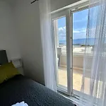 Collis Apartment