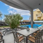 Apartment Collis *