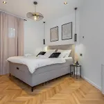 Collis Apartment