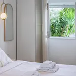 Collis Apartment *