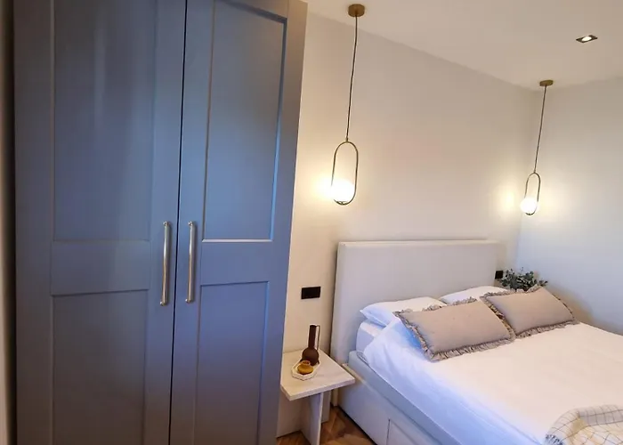 Collis Apartman *