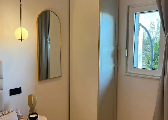 Collis Apartman *