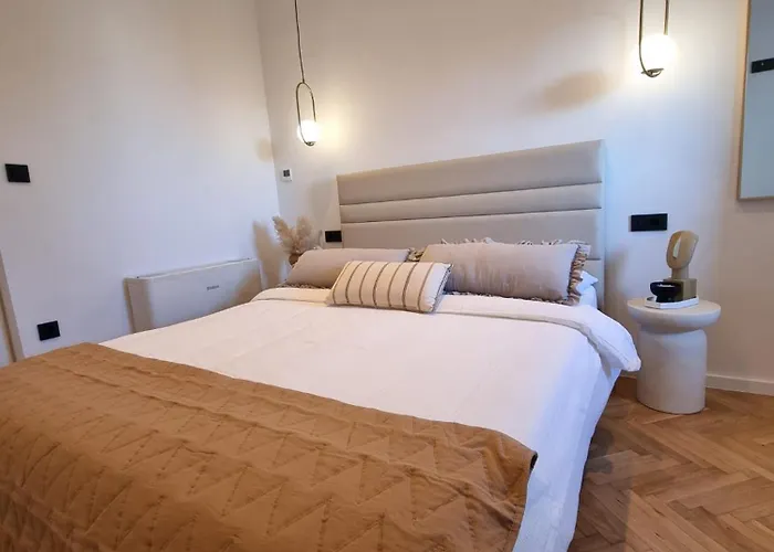 Collis Apartman