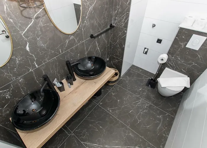 Collis *